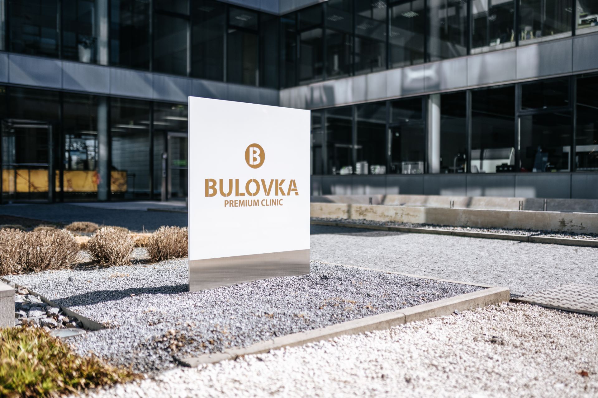 PRÉMIOVÁ PÉČE BULOVKY NENÍ O ZLATÝCH KLIKÁCH